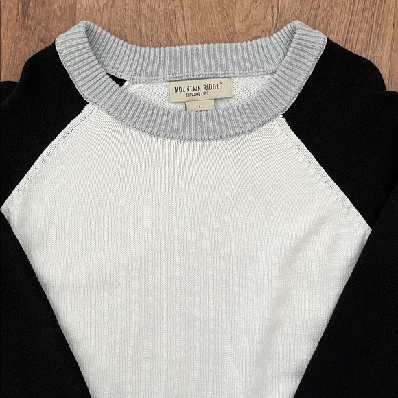 Mountain Ridge Explore Life Colorblock Sweater - Picture 2 of 6